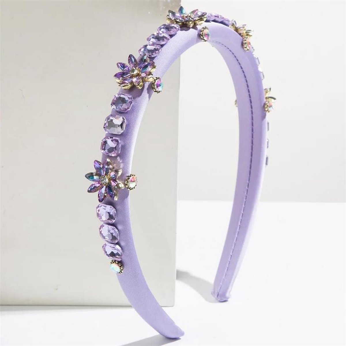 Parel Haarband - Strass Diadeem - Feestelijke Stijl - Zachte Voering - One Size - Licht Paars