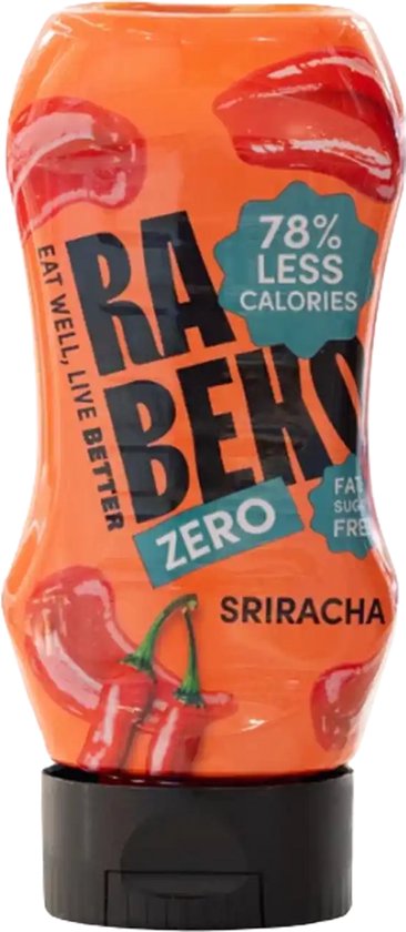 Rabeko Zero Sriracha sausfles met zwarte dop. Oranje label met afbeeldingen van rode pepers en tekst '78% LESS CALORIES'.