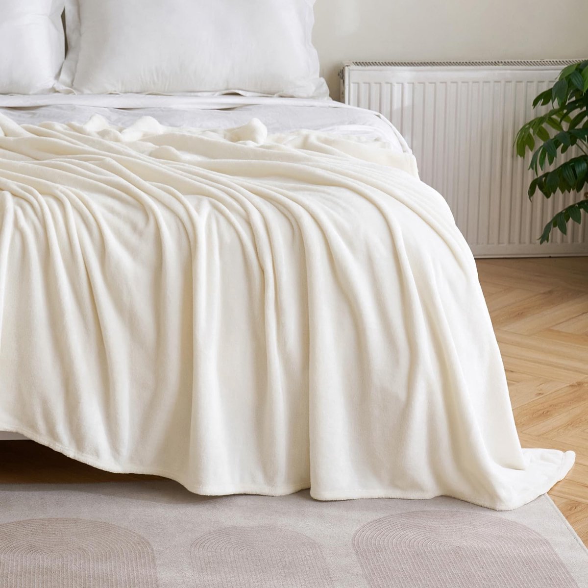 Dailygoods - Flanellen Fleece Deken - Zacht en Pluizig - King Size - Beige - Warm en Gezellig - Perfect voor Binnen en Buiten - 230x270 cm