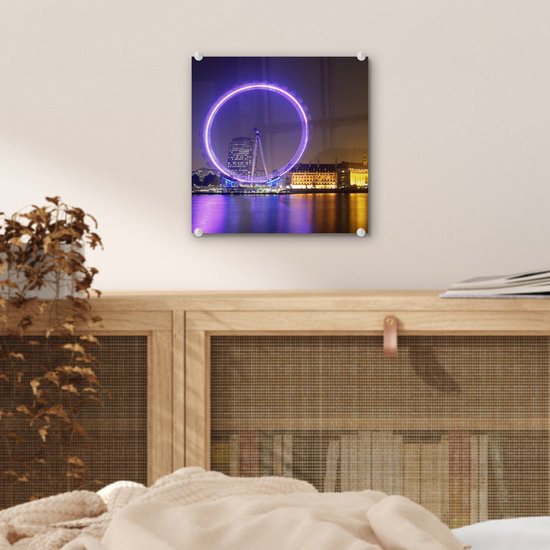 ® Glasschilderij 20x20 cm - Schilderij acrylglas - Londen - London Eye - Paars - Reuzenrad - Foto op glas - Muurdecoratie woonkamer - Wanddecoratie slaapkamer - Schilderijen