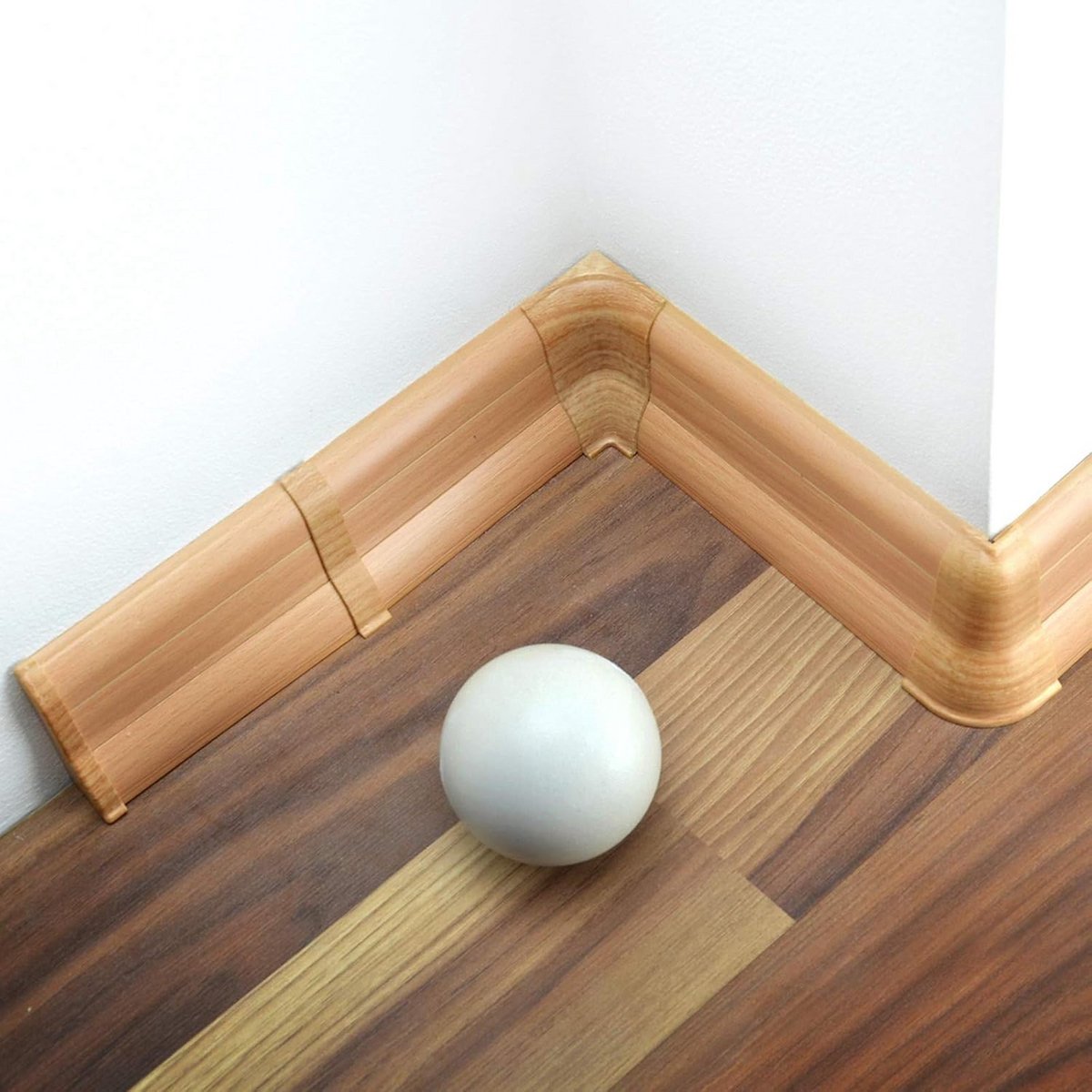 PVC Plinten - Laminaten look - Vloer afwerking - Met kabelgoot - 2 meter - Beuken