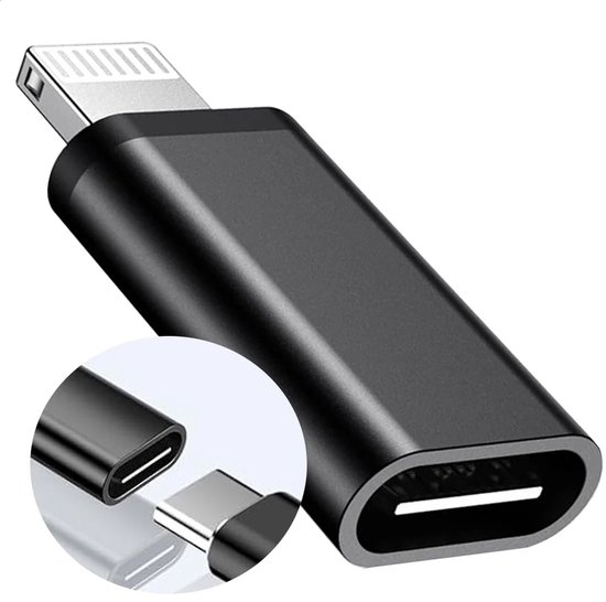 Zwarte adapter met een Lightning-connector aan de ene kant en een USB-C-poort aan de andere kant.
