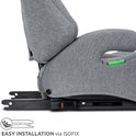 Grijze autostoel met gemakkelijke ISOFIX installatie.