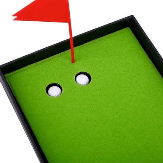 Mini Golfballen Speelgoed - Golfbalpen Vlag Set - Draagbaar - Bureau - Cadeau - Geschikt voor Elk Bureau - Witte en Zwarte Golfballen - 3 Stuks. van Merkloos — afbeelding 2