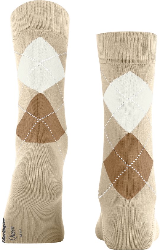 Beige sokken met ruitpatroon in bruin en wit.