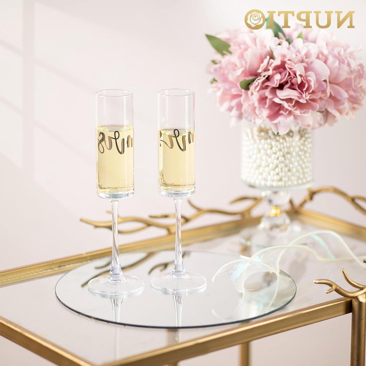 Elegante Champagneglazen voor Bruiloft: Set van 2 Gegraveerde Fluiten voor Echtpaar, Perfect als Cadeau voor Verloving, Verjaardag of Valentijnsdag