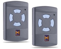 Garagedeur afstandsbediening, geschikt voor de Hörmann HSM 4 handzender, 868,3 MHz, 4 knoppen, bereik van 30 meter, inclusief 2 accu's.