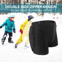 Zwarte, gewatteerde broek met dubbele ritssluiting aan de zijkant.