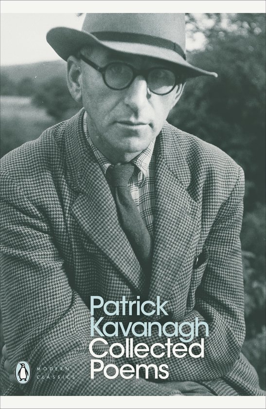 Patrick Kavanagh, 'Collected Poems'. Portrait en noir et blanc d'un homme avec chapeau et lunettes, portant un blazer à carreaux.