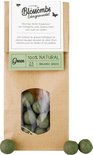 Bruine papieren zak met groene biologische bloemenzaadbommetjes, met het label 'Green 100% Natural'.