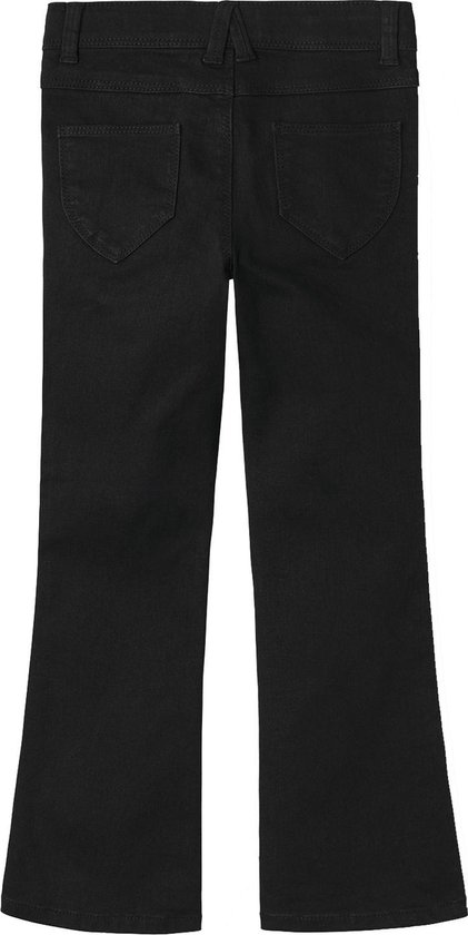 Achterkant van een zwarte flared jeans met twee achterzakken.