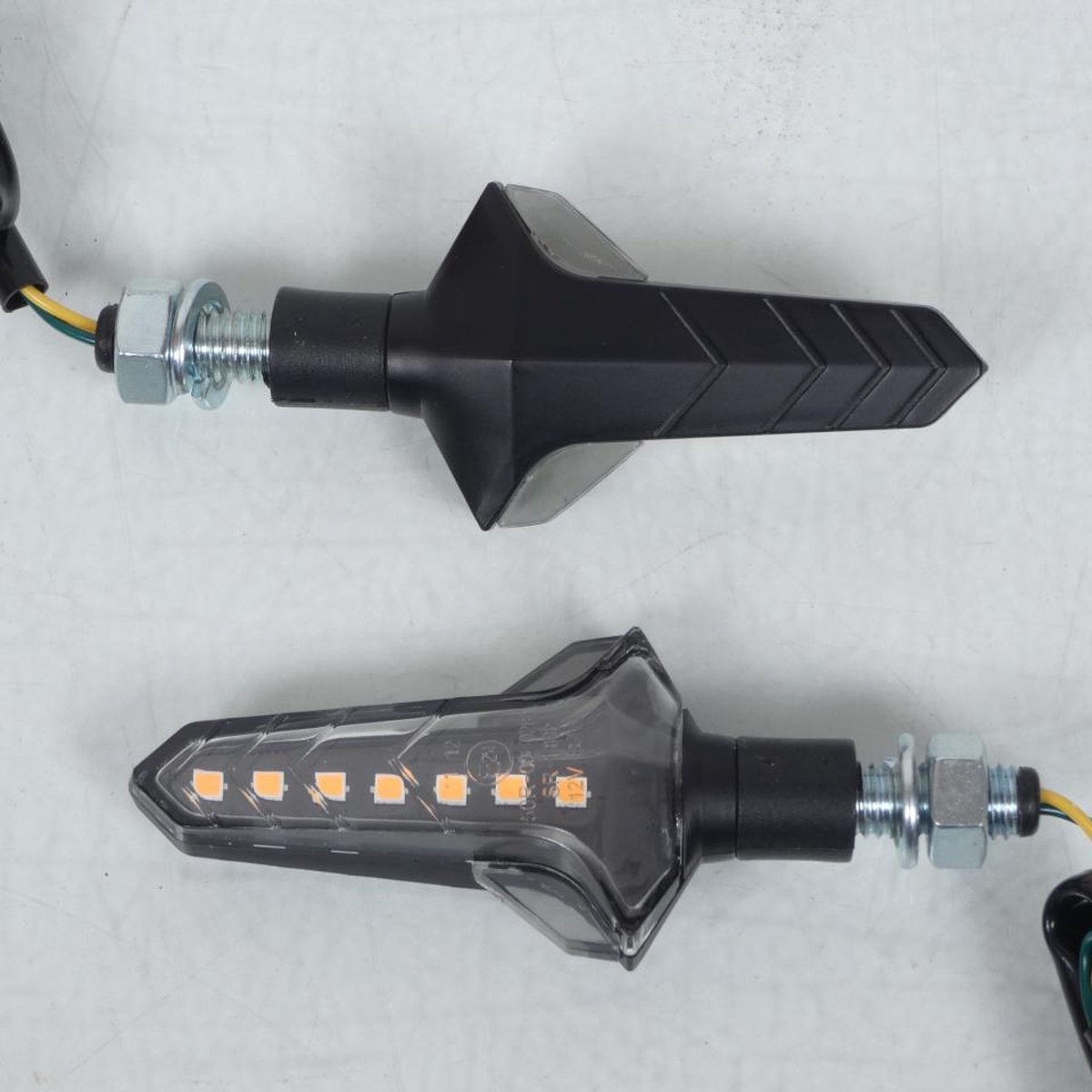 Paire de Clignotant séquentiel Led 12V WAPON Noir Chaft pour moto Honda IN1104