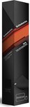 Verpakking van de SteelSeries QcK muismat met oranje en zwarte grafische elementen en het SteelSeries-logo.