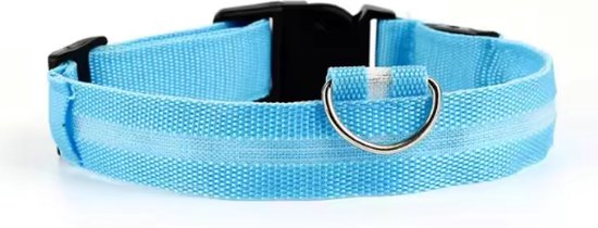 Een blauwe Scoby LED-halsband met zwarte gesp en zilveren D-ring.
