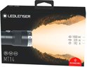 Verpakking van de Ledlenser MT14 zaklamp, met een afbeelding van de zaklamp die licht schijnt.