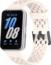 Strap-it Ademend siliconen bandje met gespsluiting - geschikt voor de Samsung Galaxy Fit 3 (sterrenlicht)