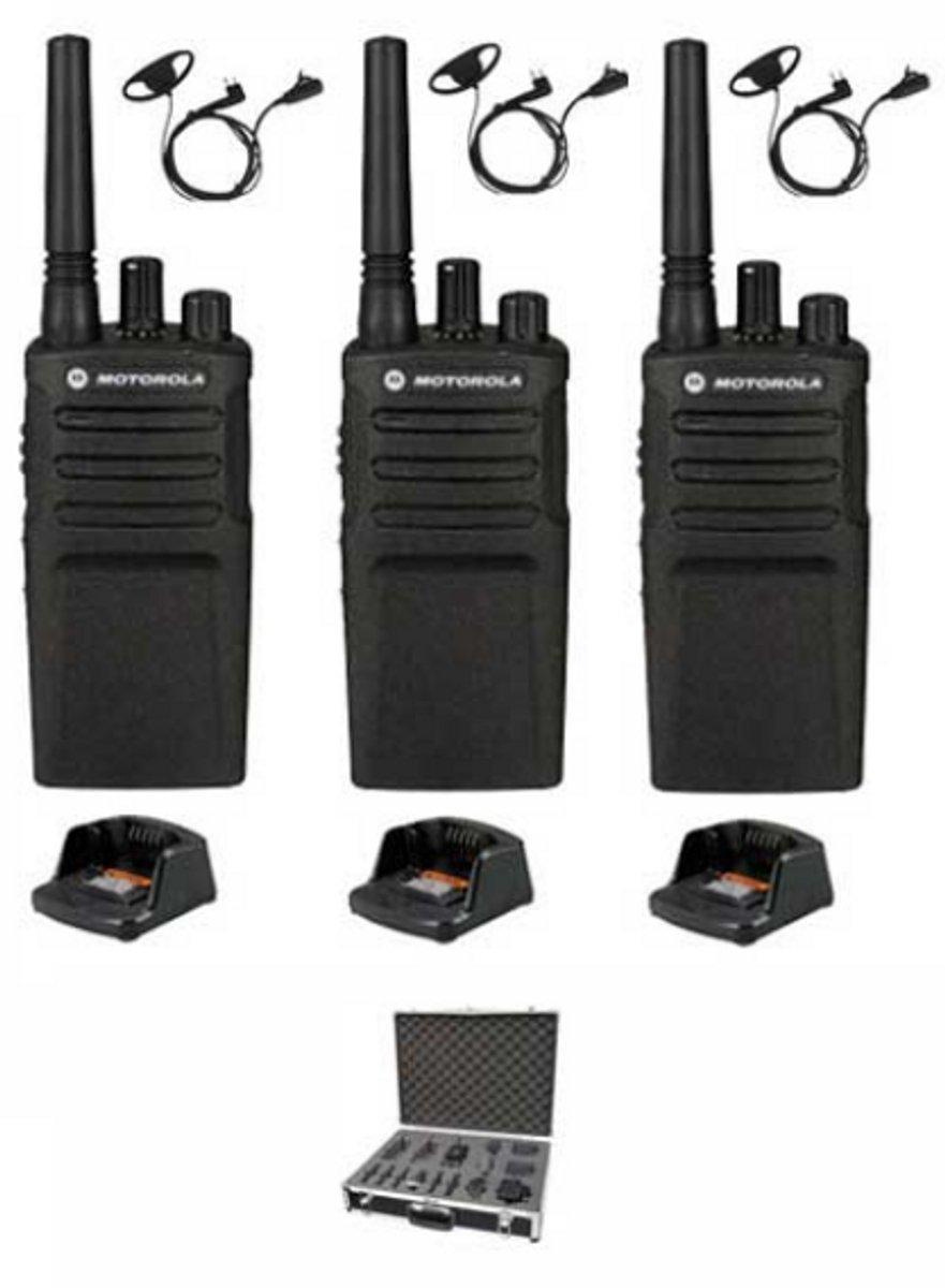 Set van 3 Motorola XT420 UHF IP55 PMR446 Portofoon met laders D-shape oortje en koffer