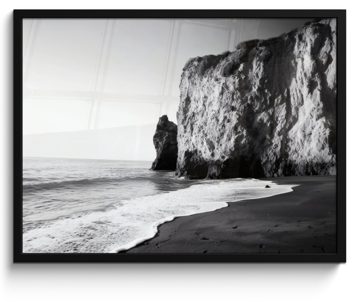 FrameYourWall Poster in lijst - Fotolijst 70x50 cm - Posters - Strand - Klif - Golven - Voetstappen - Posterlijst zwart - Decoratie - Wanddecoratie woonkamer - Muurdecoratie slaapkamer Strand - Klif - Zee