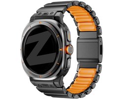 Bandz Titanium 'Hybrid' bandje geschikt voor Samsung Galaxy Watch Ultra / Ultra 2025 (Zwart/Oranje)