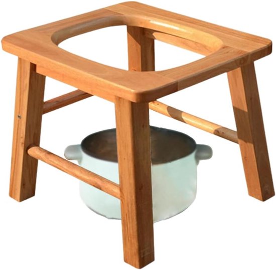 Houten stoel met vier poten en een kom eronder.