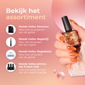 Nagel met oranje glitter gellak en een flesje Moods Gellac 'Autumn Glow Fall Firefly'.