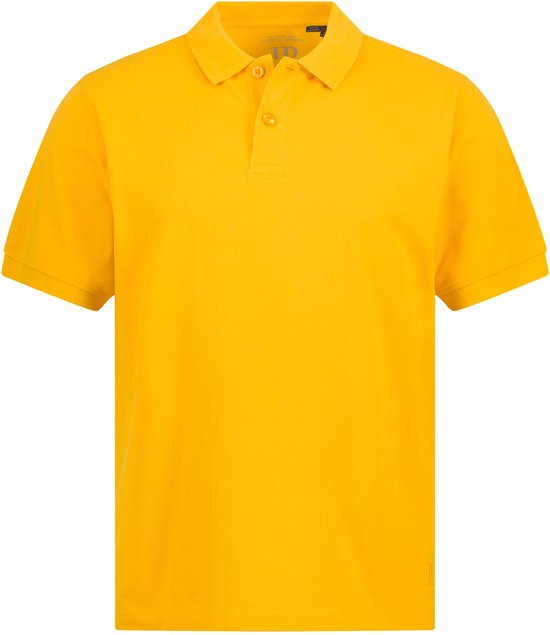 Ambergeel poloshirt van piquéstof met korte mouwen, een kraag met twee knopen en een subtiel logo.