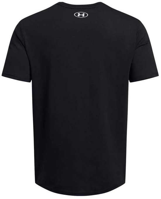 Zwarte sportshirt met Under Armour logo op de rug.