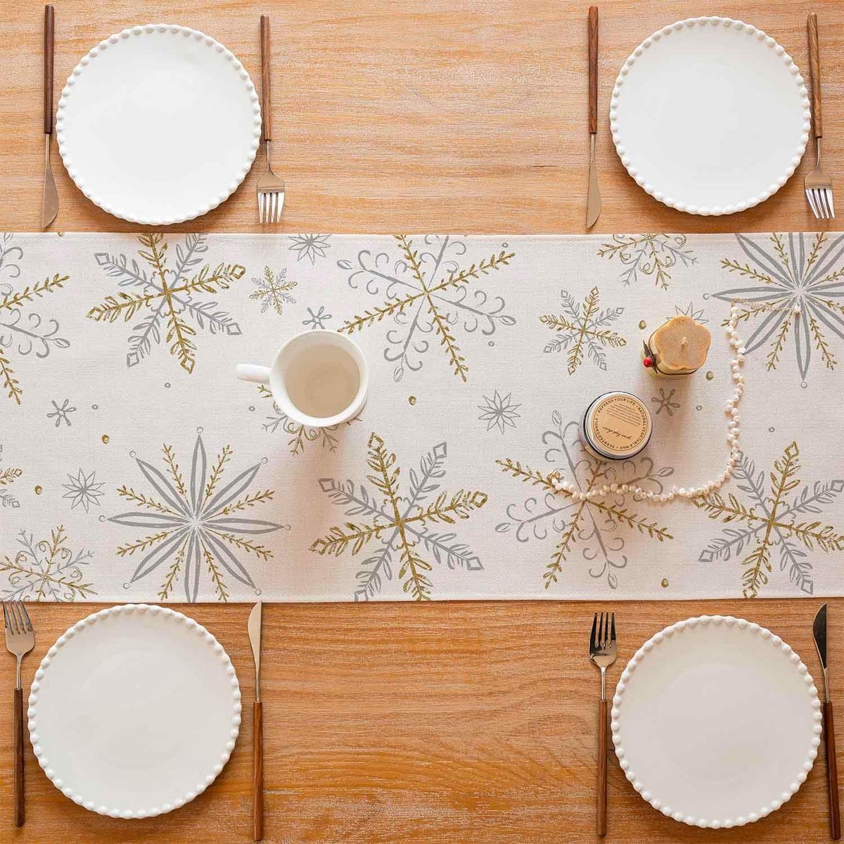Witte Tafelloper Kerst met Sneeuwvlok Design (40x140 cm) - Modern & Wasbaar Tafeldecoratie