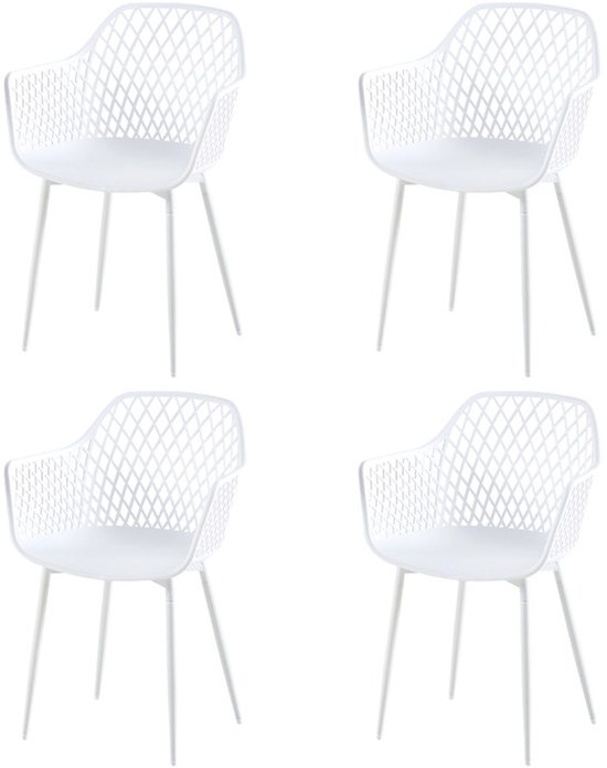 Vier witte stoelen met open, ruitvormig rugleuning en metalen poten.