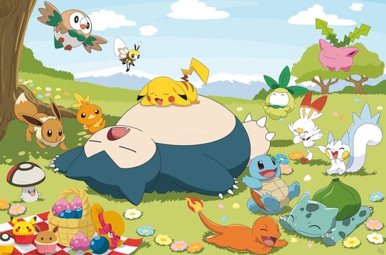 Diverse Pokémon waaronder Snorlax, Pikachu, Eevee en Rowlet op een picknick in een zonnige weide met bloemen.
