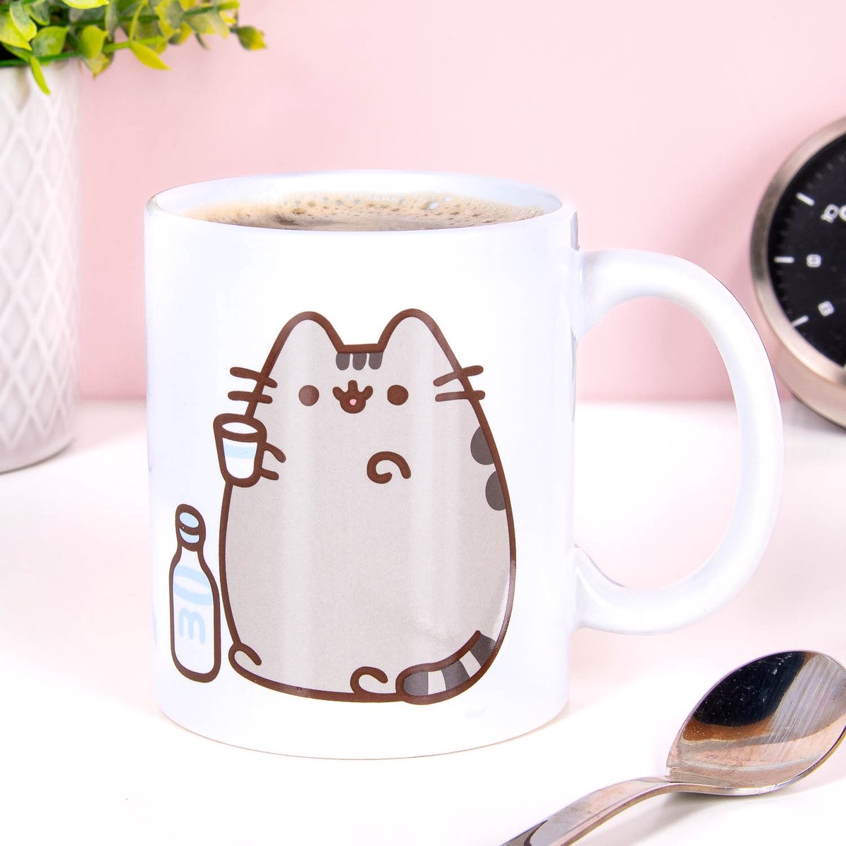 Mug, Pusheen - “Yum” van Ditverzinjeniet.nl