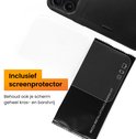 Coque noire avec porte-cartes et protecteur d'écran et kit de nettoyage inclus.