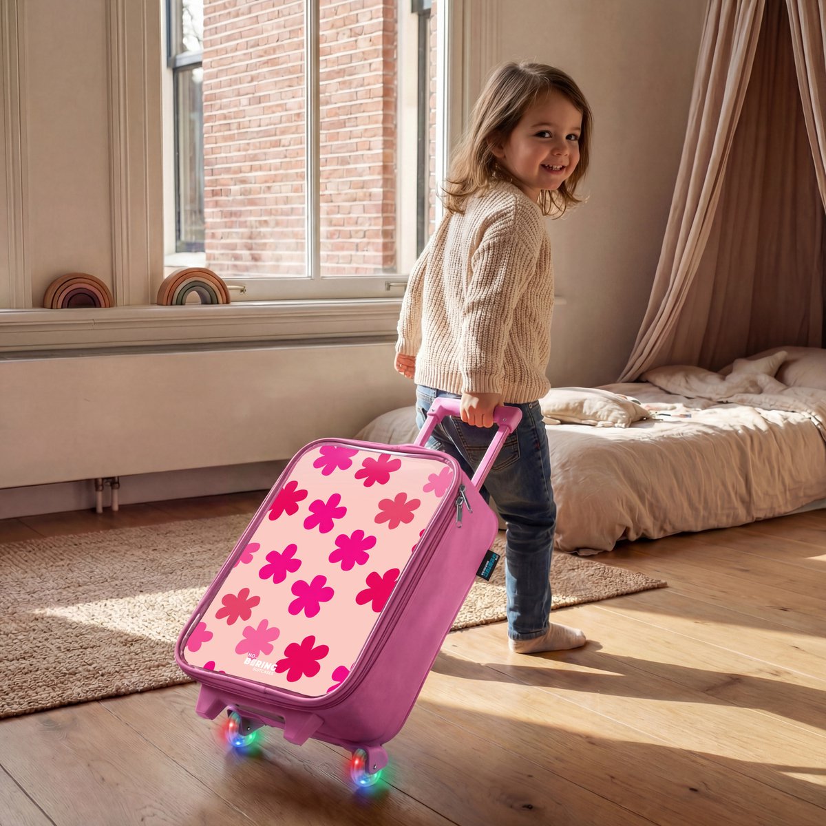NoBoringSuitcases.com® - Kinderkoffer roze - Kindertrolley meisje - Roze bloemen - Koffer kind lichtgewicht - Reiskoffer trolley voor kinderen - Koffertje met lichtgevende wieltjes - Rolkoffer — cadeau in Spellen & Speelgoed - foto 7