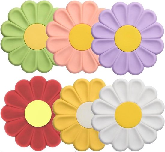 Zes bloemonderzetters in verschillende kleuren: groen, roze, paars, rood, geel en wit met gele middenkernen.