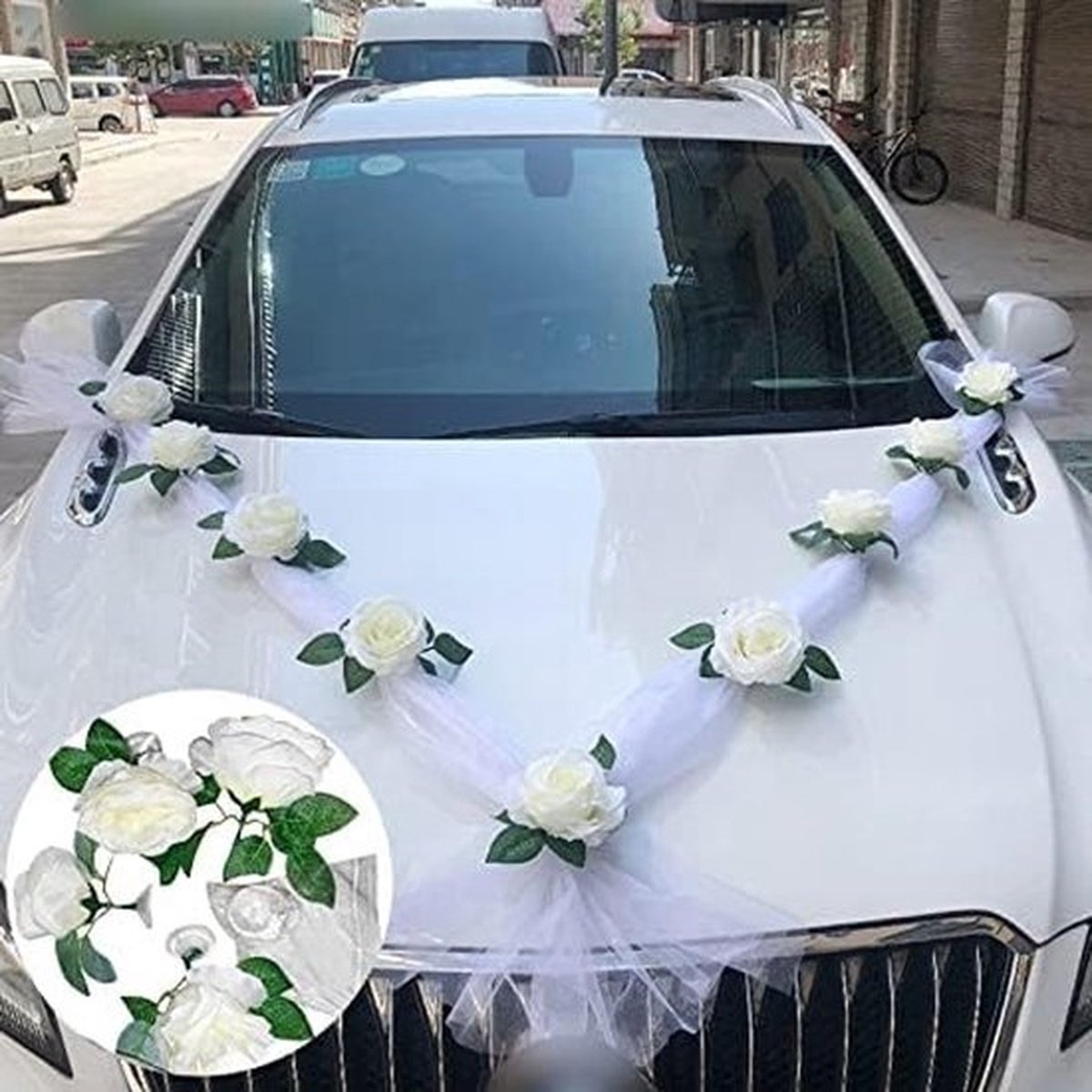 Bloemendecoratie voor de trouwauto - Kunstmatige satijnen lintbloemen, decoratieset voor de voorste auto, beschadigt de lak niet, bloemenkrans en satijnen strikken, elegante decoratie voor de trouwauto voor de bruid (wit)