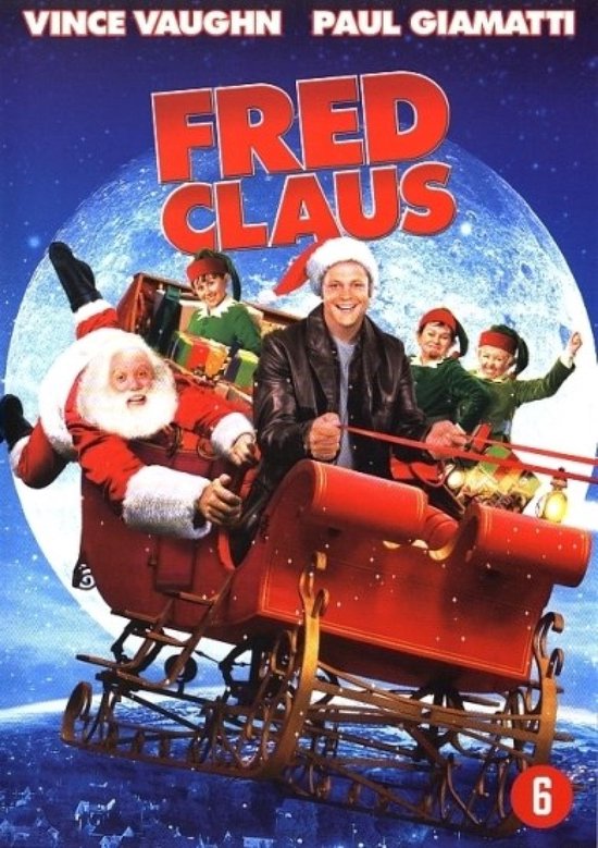 Fred Claus dvd hoes met Vince Vaughn en Paul Giamatti in een slee, getrokken door rendieren, met elfjes op de achtergrond.