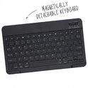 Zwart magnetisch afneembaar Bluetooth-toetsenbord voor tablets, met tekstindicatoren.