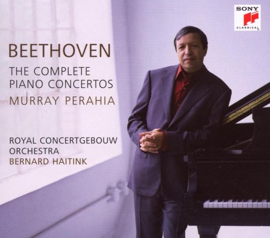 Murray Perahia in een pak naast een piano, met 'Beethoven The Complete Piano Concertos' op de hoes.