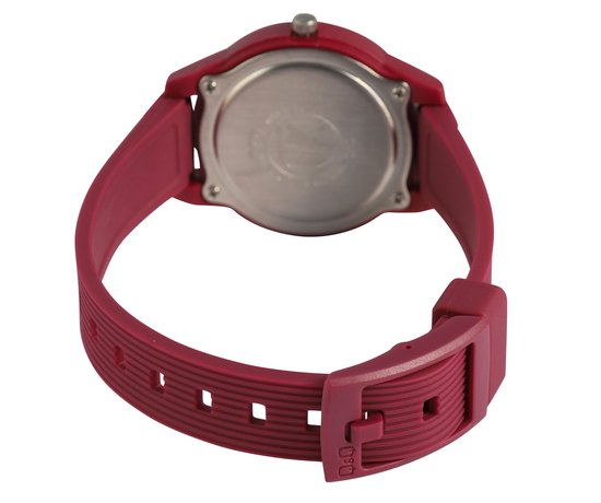 Achterkant van rood Q&Q dameshorloge met metalen deksel en geribbelde band