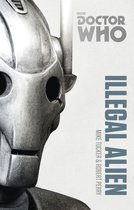 Close-up van een Cyberman-masker van Doctor Who, met de tekst 'Doctor Who Illegal Alien'.