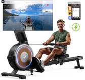 Jonge man traint op een roeitrainer met houten accenten en een blauwe gloed. Scherm toont water met roeier.