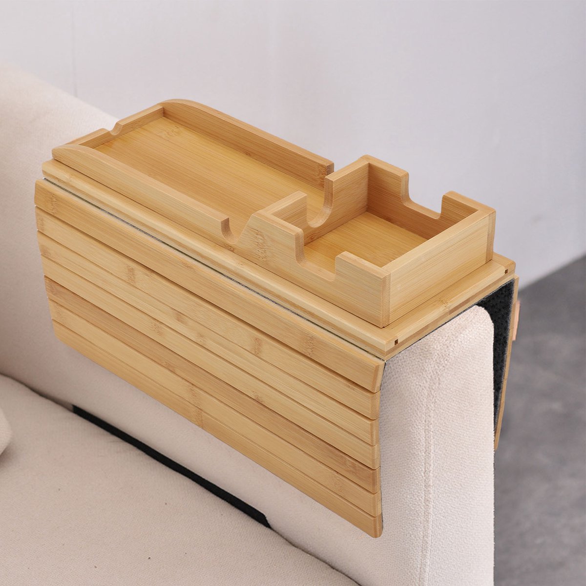 Houten dienblad voor aan de armleuning van de bank, multifunctioneel, afneembaar en opvouwbaar, voor drankjes en snacks.