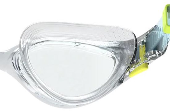Close-up van het heldere, gewatteerde frame van een Speedo Biofuse 2.0 zwembril.