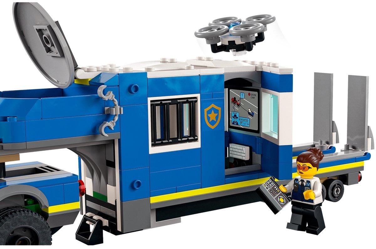 LEGO® City Mobiele commandowagen politie 60315 bouwset voor kinderen vanaf 6 jaar; met een pick-uptruck en aanhanger met gevangenis, een terreinwagen en een drone, een tractor met eier-aanhanger en 4 minifiguren (436 onderdelen) — afbeelding 19