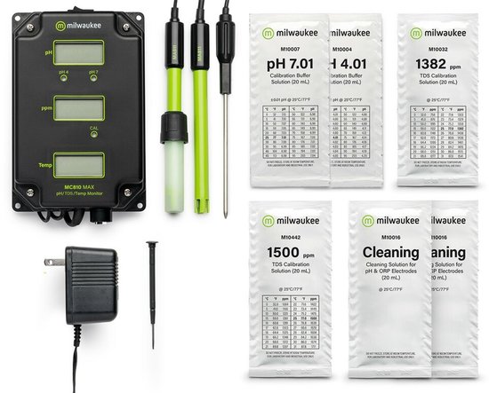 Milwaukee MC810 MAX pH/TDS/Temp Monitor kit met zwarte meter, groene sondes, bufferoplossingen en adapter.