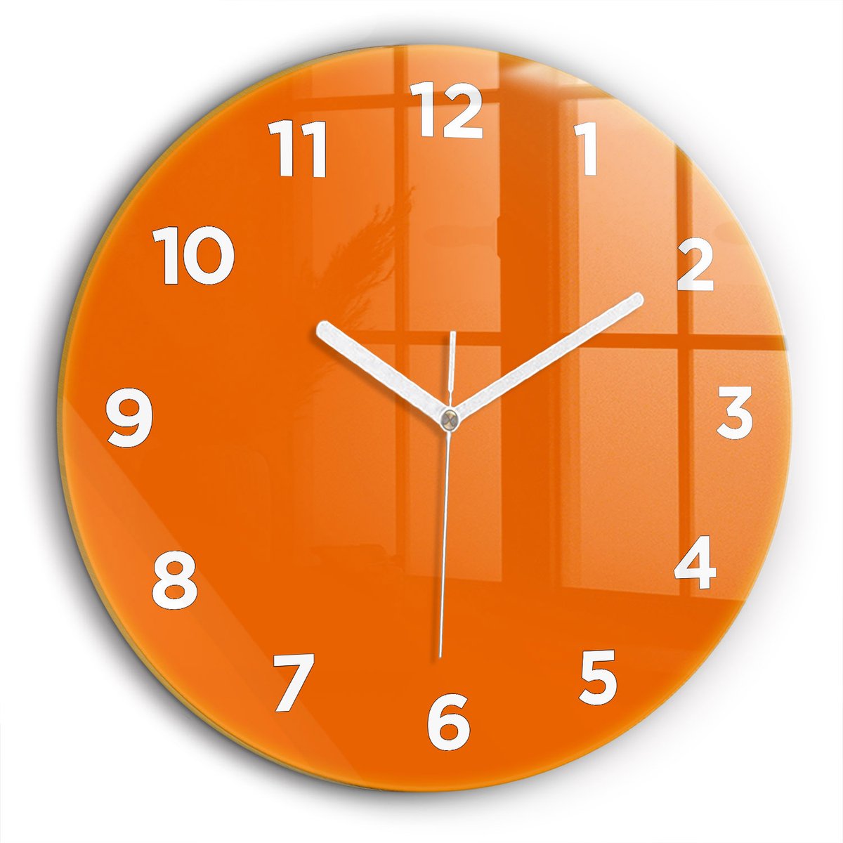 Wallfluent Wandklok - Oranje Ronde Glas Klok - 60 cm x 60 cm - Oranje Wandklok - Witte Handen - Wandklok Met Cijfers - Wandklok Glas Woonkamer - Ronde Glazen Klok - Minimalistisch Wandklok - Ronde Glazen Wandklok