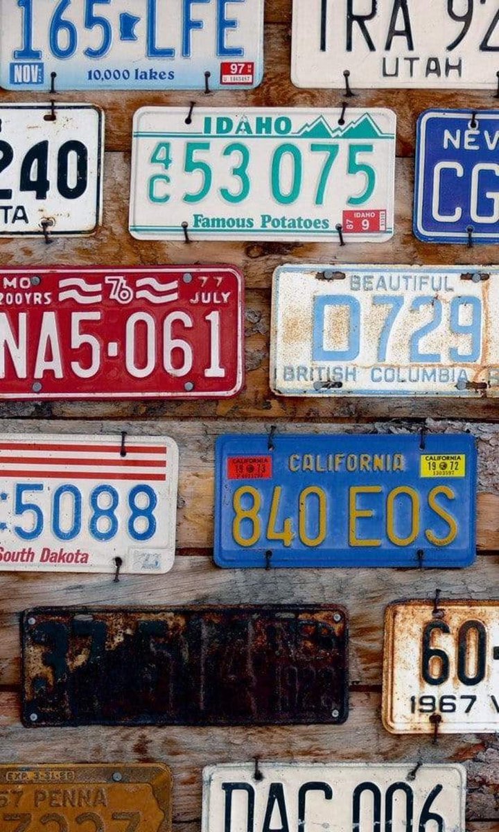 Fotobehang - Plate Numbers 150x250cm - Vliesbehang