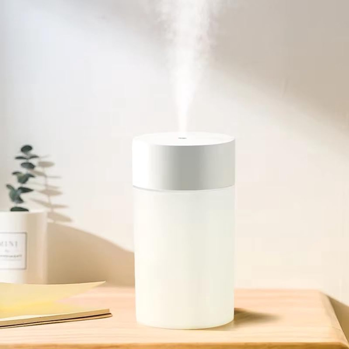 260 ml mini-luchtbevochtiger, draagbare, oplaadbare USB-luchtbevochtiger, 30 dB stille, koele luchtbevochtiger, 's nachts instelbaar, geschikt voor op kantoor (wit)