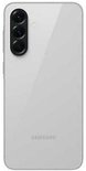 Zilverkleurige Samsung Galaxy A56 5G met drie camera's.