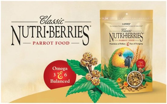 Verpakking Lafeber's Classic Nutri-Berries Parrot Food met een afbeelding van een Lory-papegaai, omringd door groen gebladerte en oranje bloemen. Omega 3 & 6 Balanced.